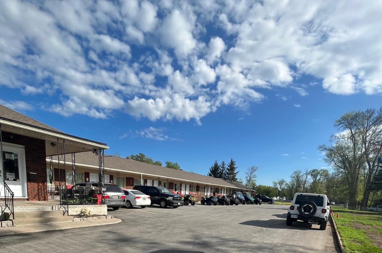Tweed Park Place Motel & Suites מראה חיצוני תמונה