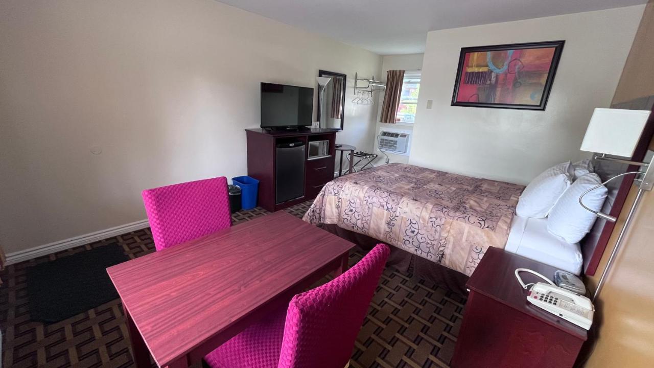 Tweed Park Place Motel & Suites מראה חיצוני תמונה
